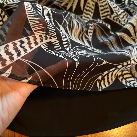 NWOT Banana Republic Tropical Camisole - size MEDIUM - Picture 9 of 10